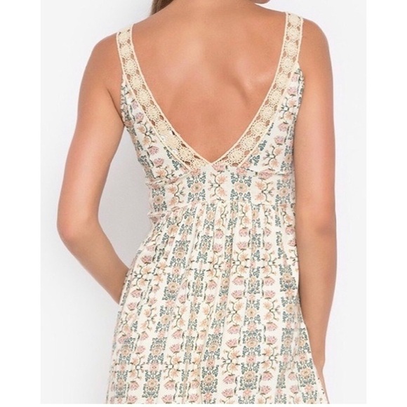 TOPSHOP Neutral Floral Crochet Lace B-Neck Low Back Mini Dress Woman’s Size 8 - Picture 3 of 7